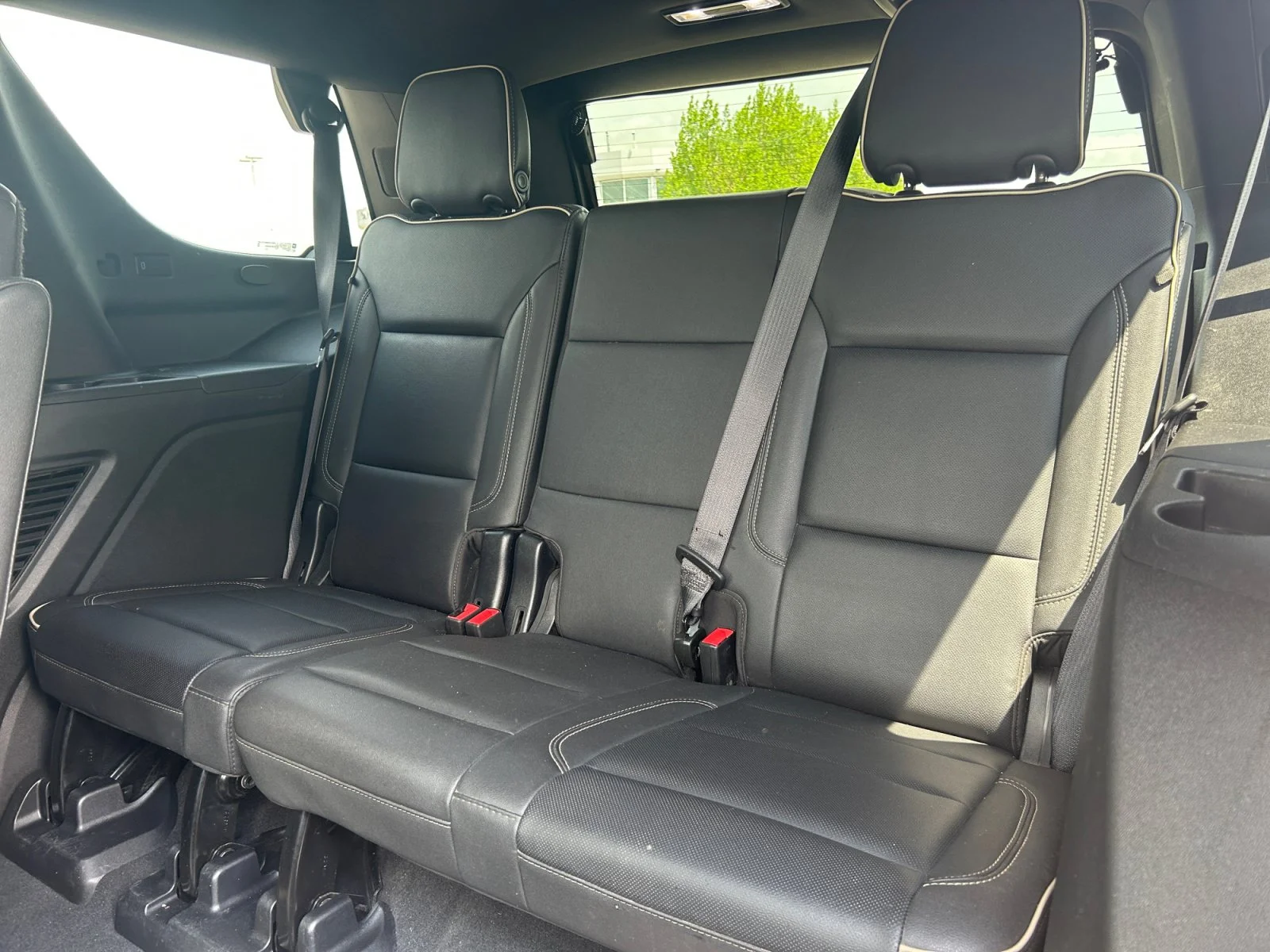 Used 2023 Black GMC SLT 4WD Leather Sunroof 5.3L image 21
