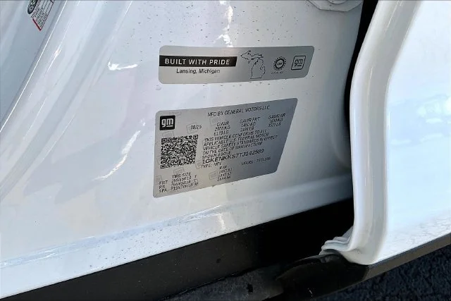 New 2026 Summit White GMC Elevation image 8