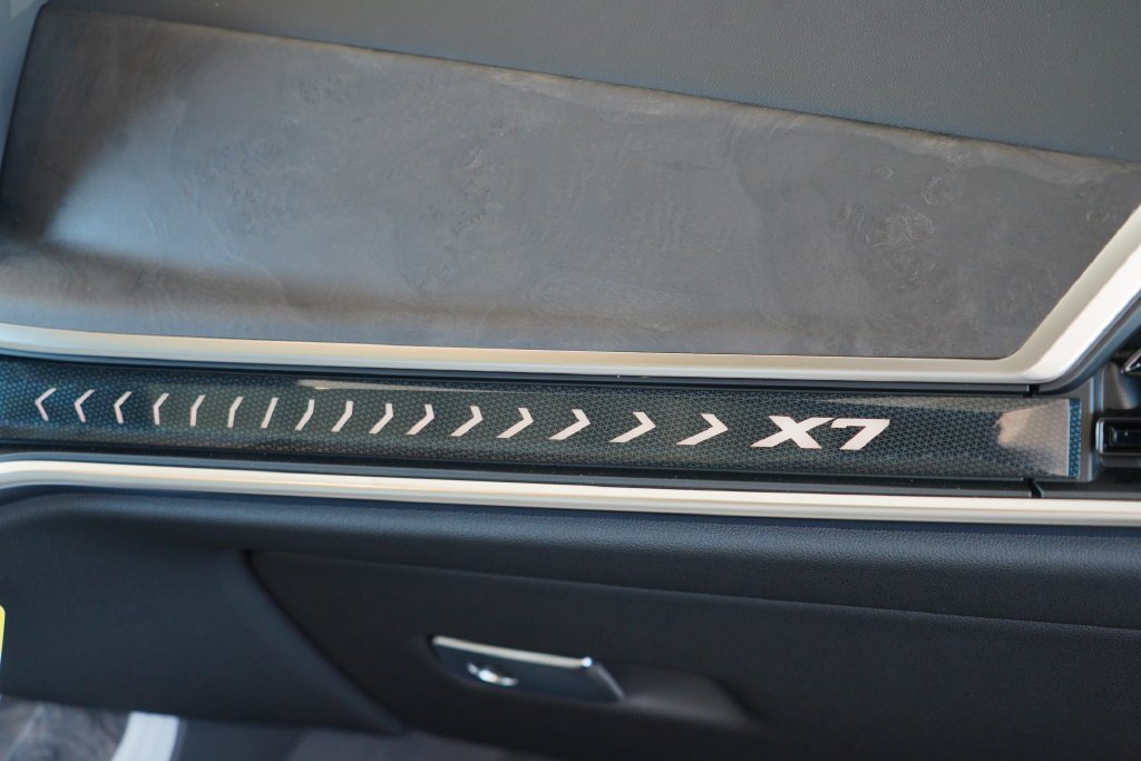 New 2027 Gray Metallic BMW xDrive40i image 15