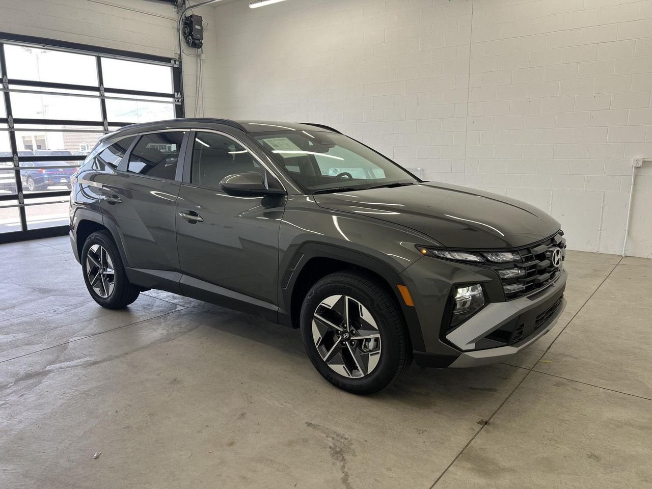 New 2026 Amazon Gray Hyundai SEL AWD image 33