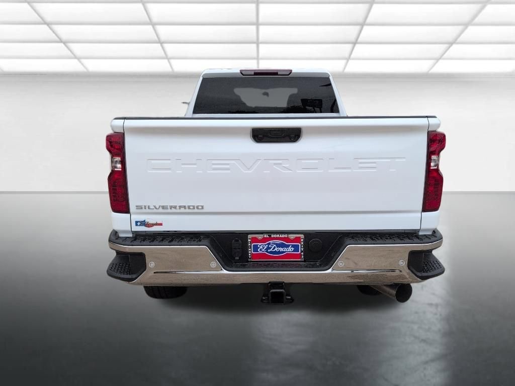 New 2026 Summit White Chevrolet WT image 26