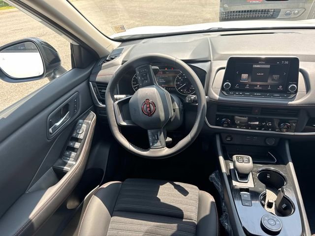 New 2026 Everest White Pearl TriCoat Nissan Rock Creek® image 18