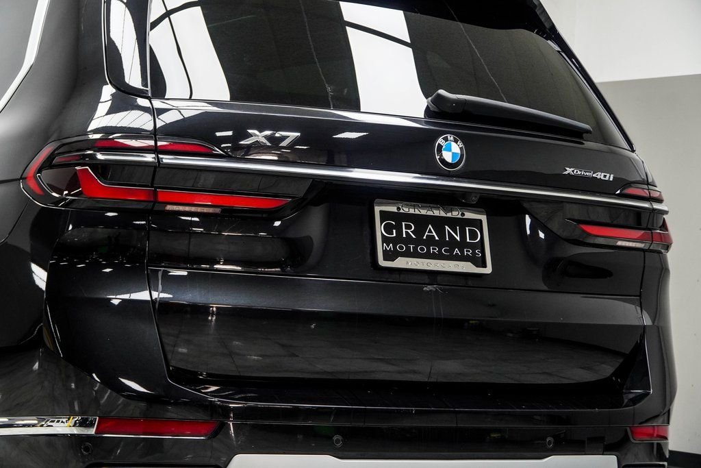 Used 2025 Black BMW xDrive40i image 14