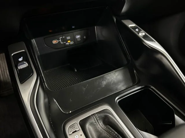 Used 2025  Kia EX image 17