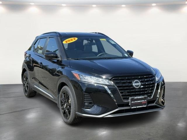 2022 Nissan Kicks SR