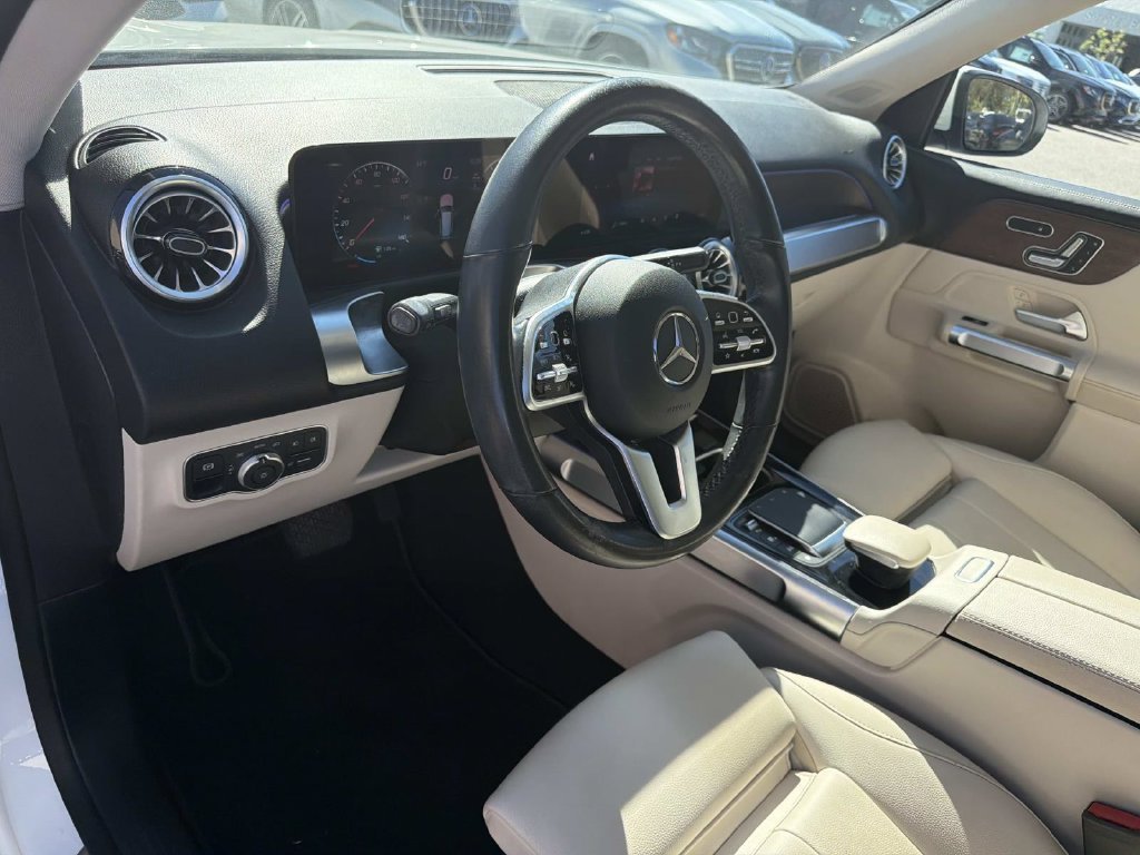 Used 2023  Mercedes-Benz GLB 250 image 18