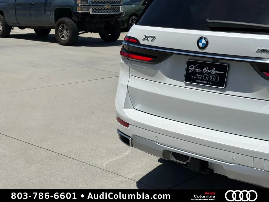 Used 2023 White BMW xDrive40i image 14