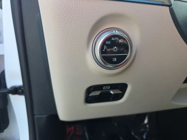 Used 2023 White Mercedes-Benz C 300 image 26