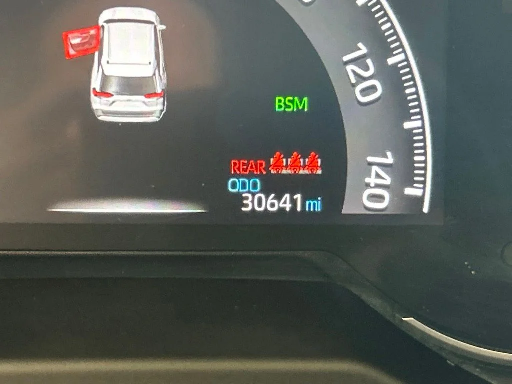 Used 2025 White Toyota XLE image 43