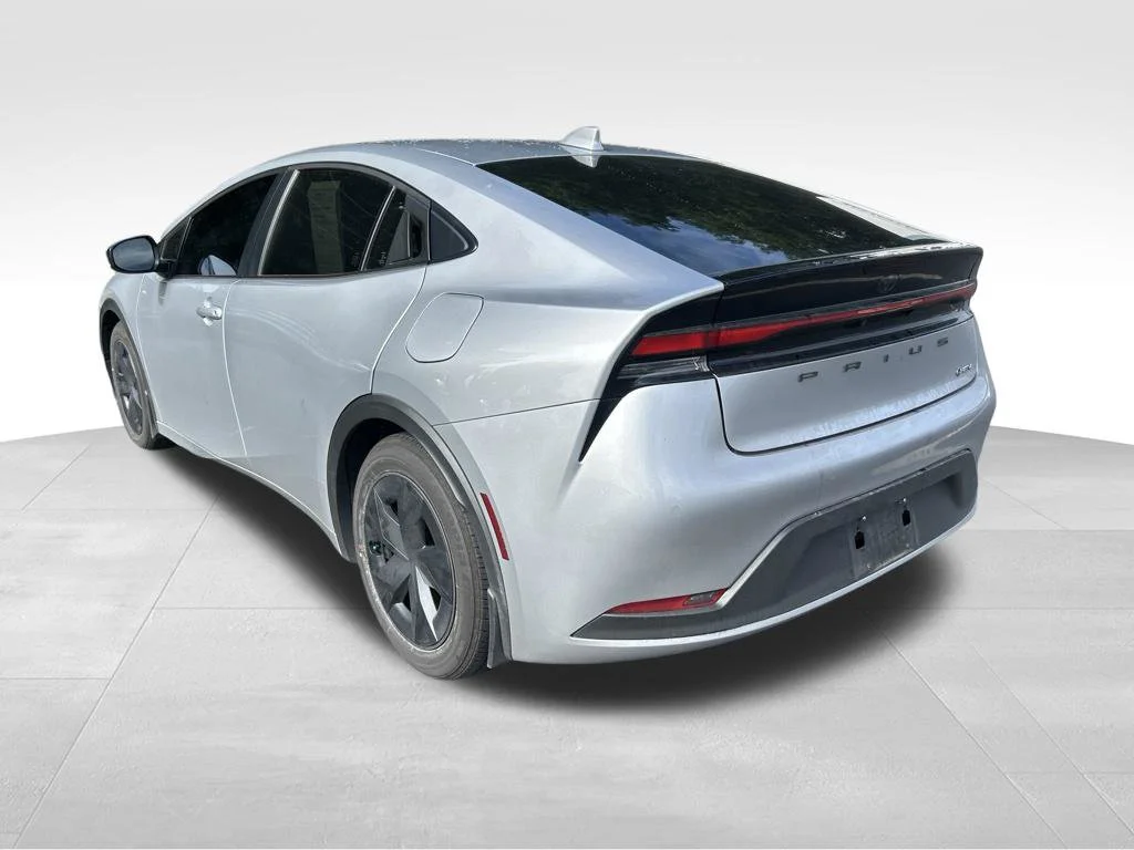 Certified Used 2024  Toyota LE image 3