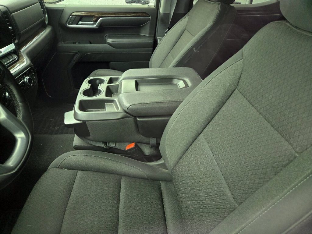 Used 2023 SUMMIT WHITE GMC Elevation image 3