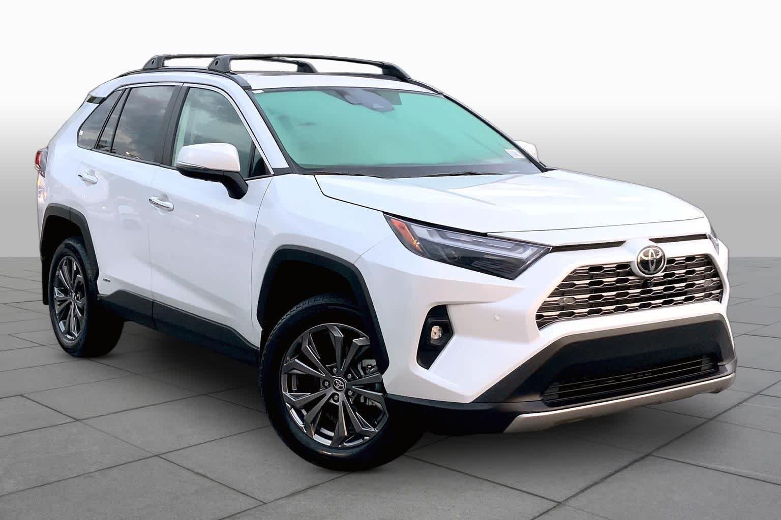 Used 2025 Wind Chill Pearl Toyota Hybrid Limited image 3