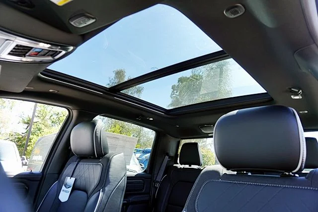 New 2026 Diamond Black Crystal Pearl-Coat Exterior Paint RAM Limited image 24