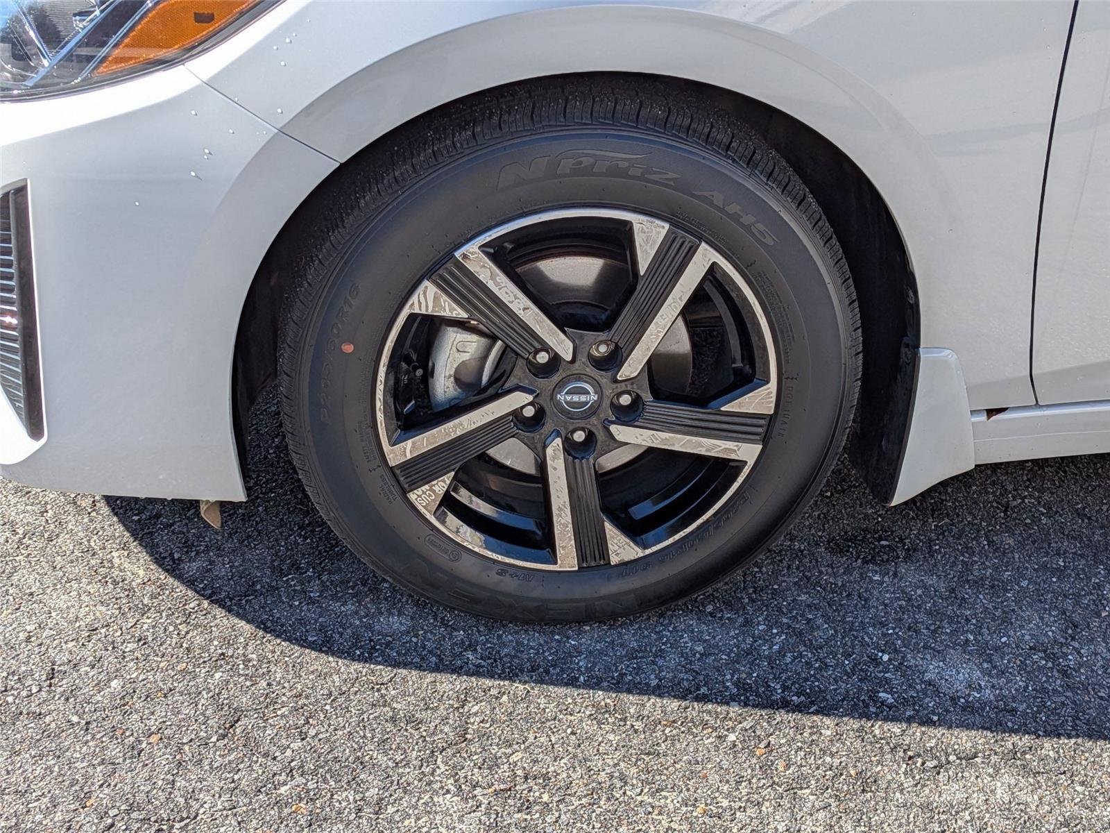 Used 2024 Aspen White Tricoat Nissan SV image 10