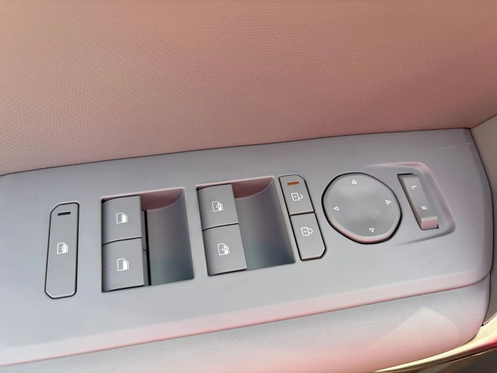 New 2027 White Kia EX image 14