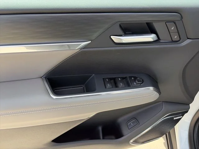 New 2026 White GMC Elevation image 15