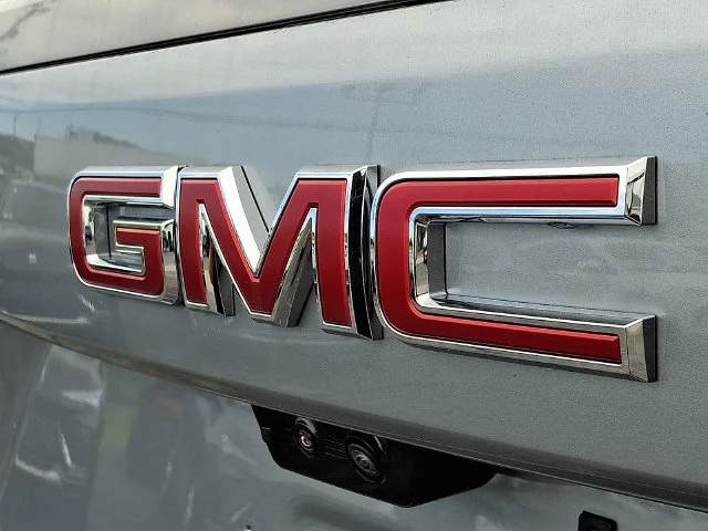 New 2026 Sterling Metallic GMC AT4 image 26