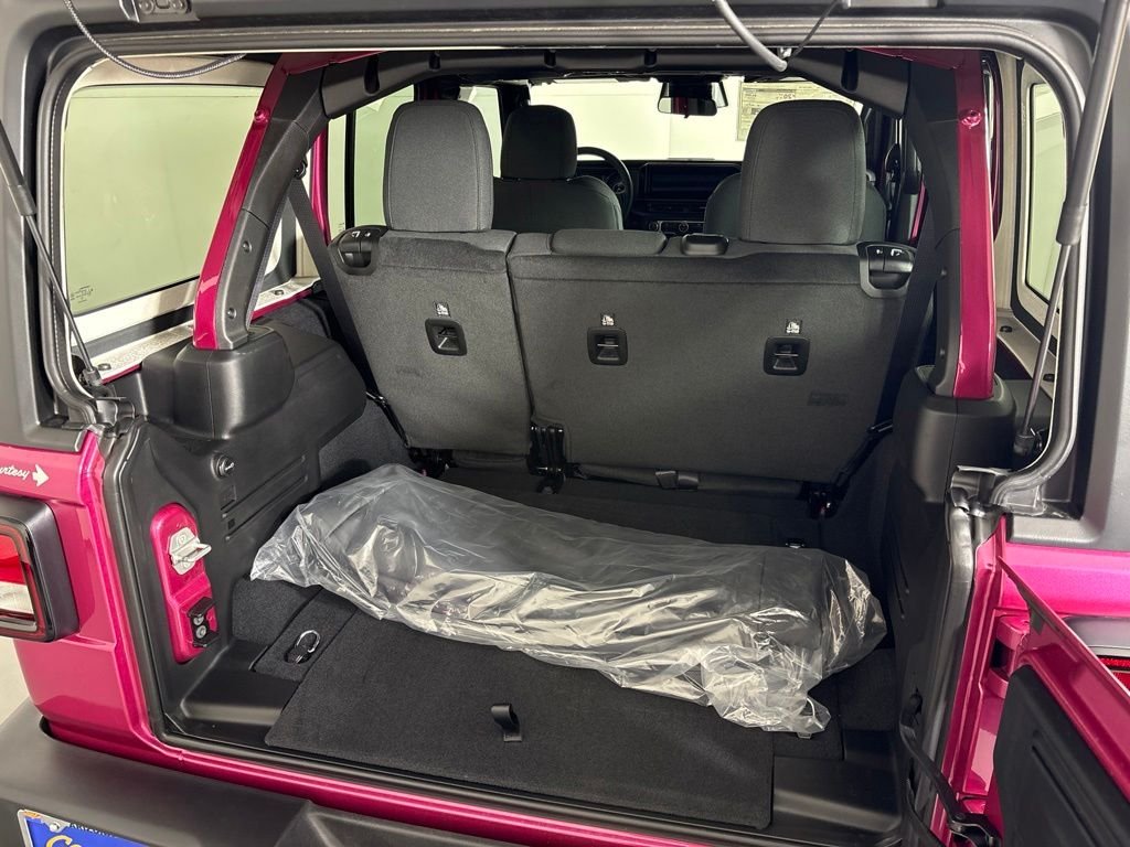 New 2026 Tuscadero Pearlcoat Jeep Sport S image 19
