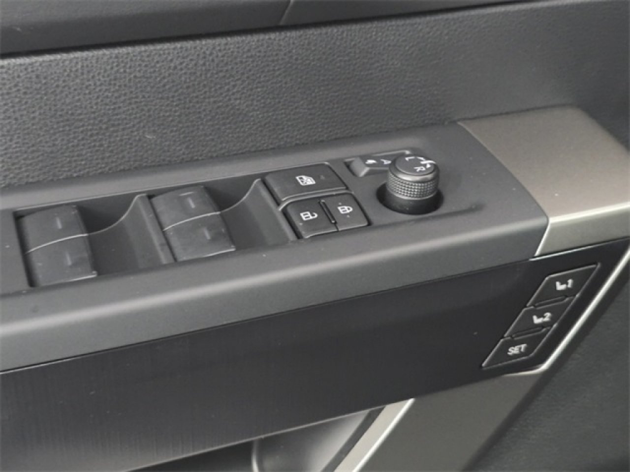 2026 Toyota Tundra Platinum - Photo 34