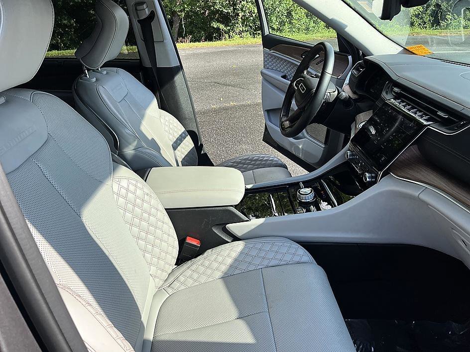 Used 2022 Baltic Gray Metallic Clearcoat Jeep Summit image 19