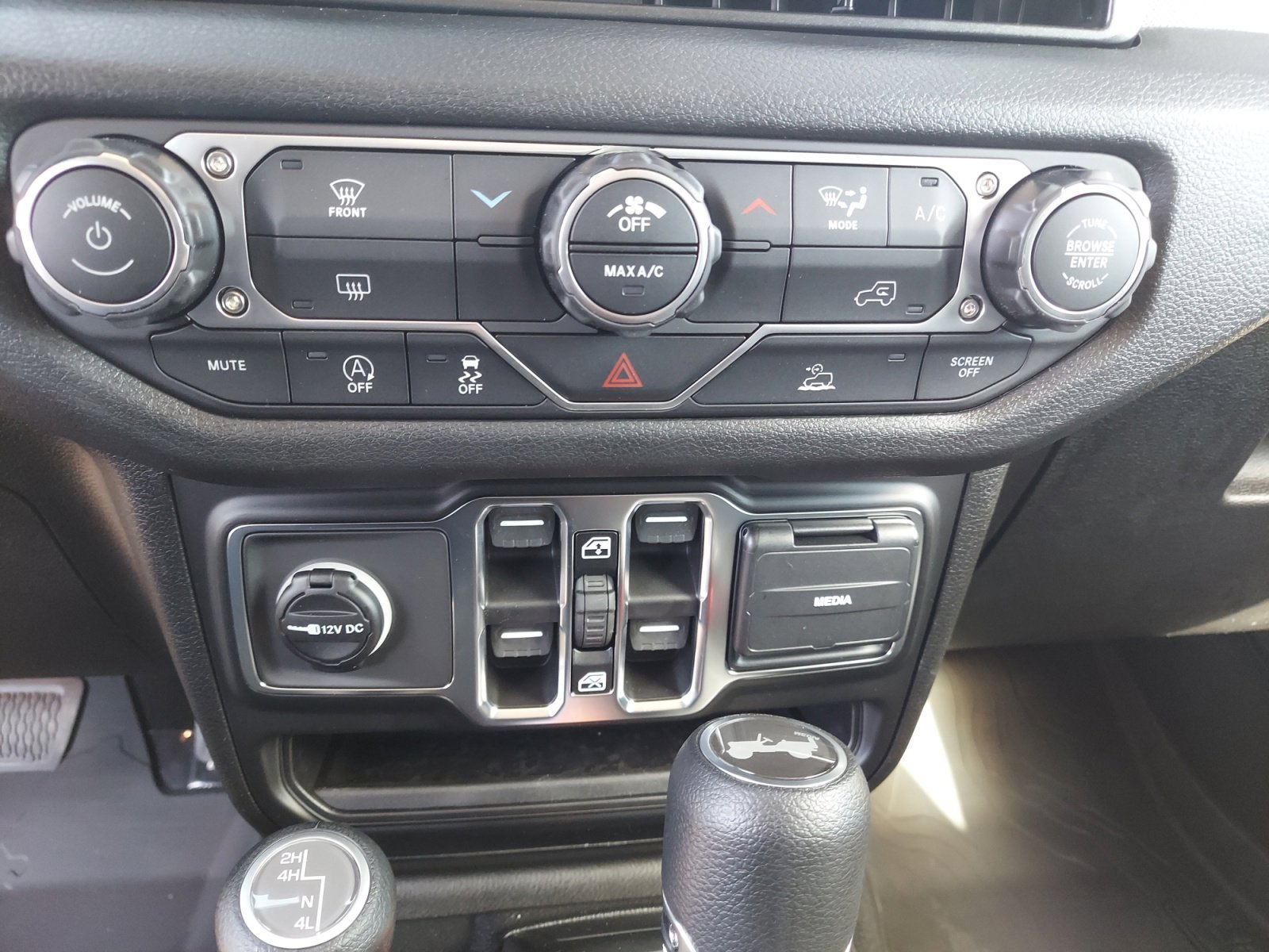 New 2026 Anvil Clearcoat Jeep Sport S image 24