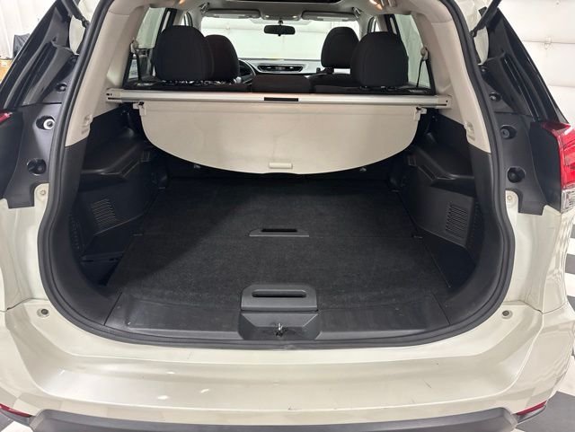 2018 Nissan Rogue SV - Photo 22
