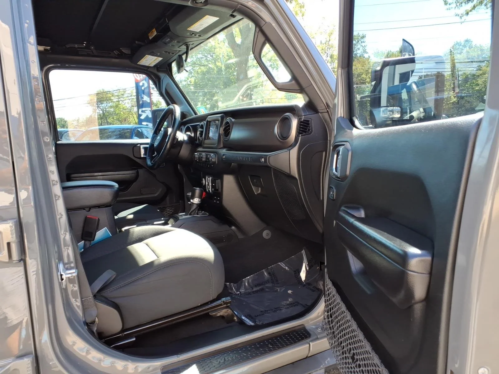Used 2020 GRAY Jeep Sport S image 11