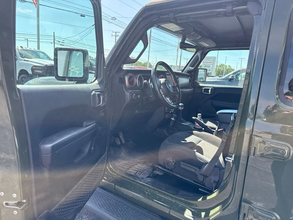 Used 2023 Green Jeep Mojave image 9