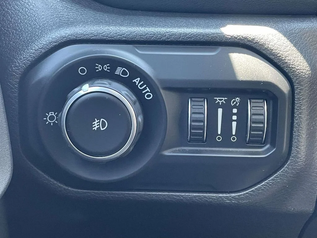 Used 2021 Gray Jeep Unlimited Sahara image 27