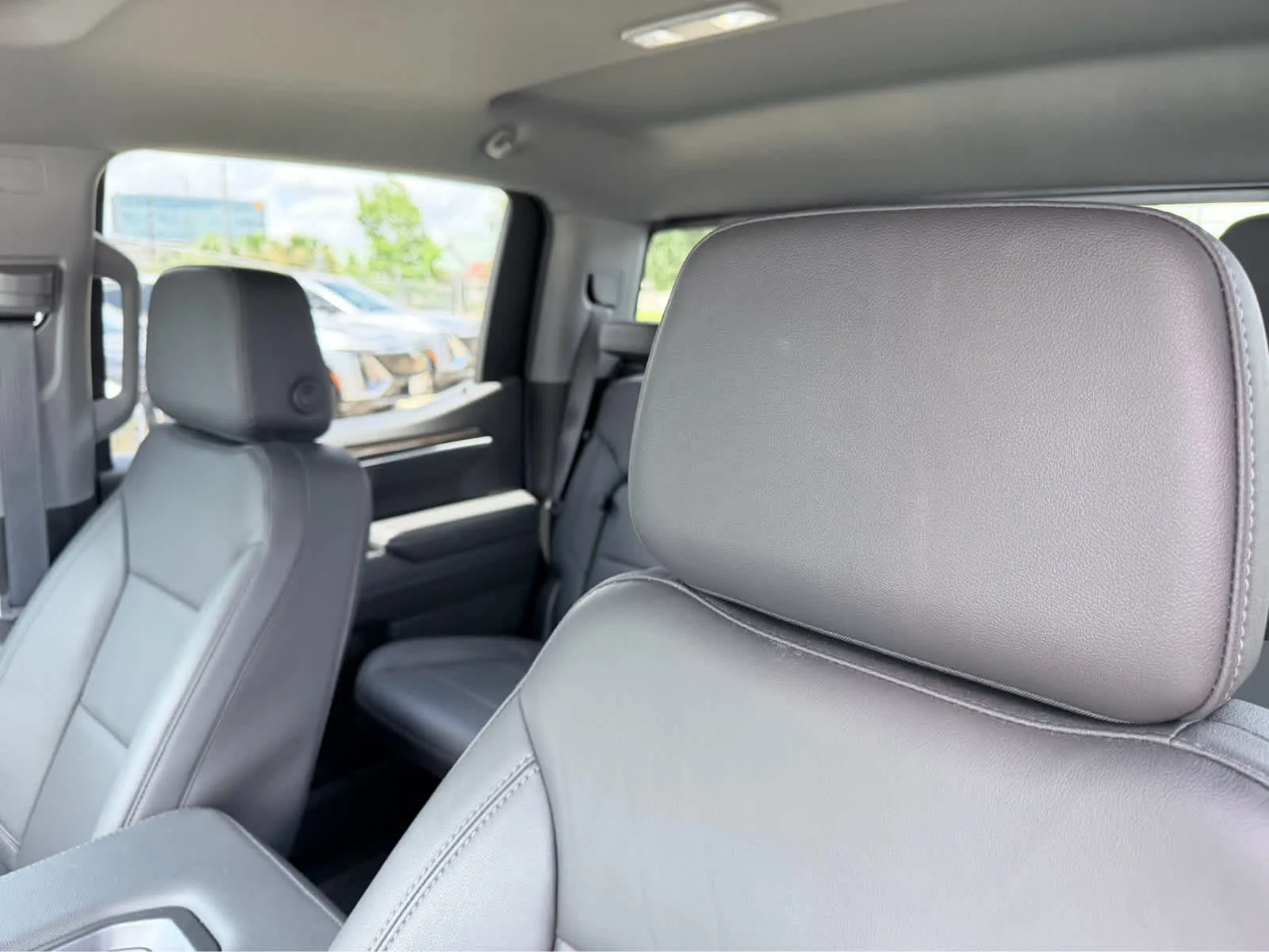 Used 2025 Summit White Chevrolet LT image 27