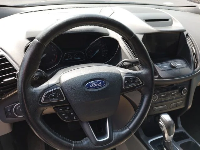 Used 2018 Blue Metallic Ford SEL image 3