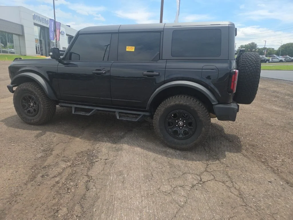 Used 2024 Black Ford Wildtrak image 5