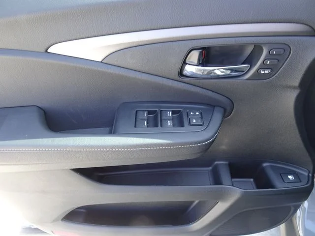 New 2026 Sonic Gray Pearl Honda RTL image 8