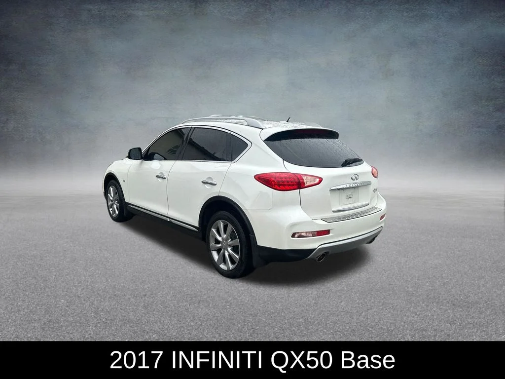 Used 2017 White INFINITI Base image 3