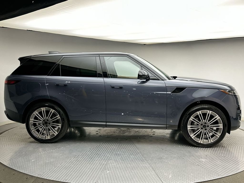 New 2026 Varesine Blue LAND ROVER SE image 4