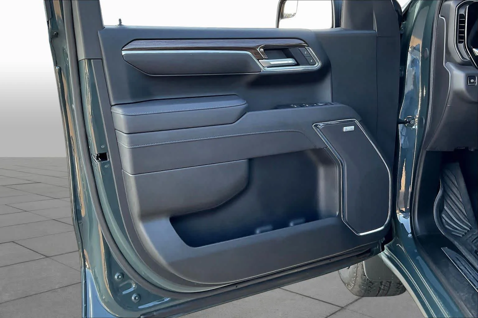Used 2025 Cypress Gray Chevrolet LT Trail Boss image 21
