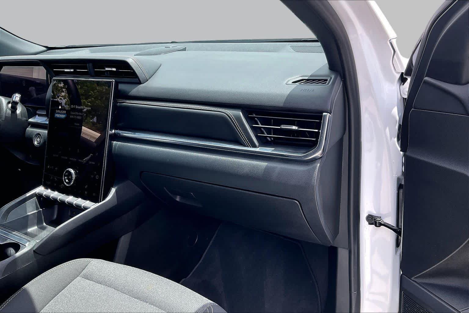 Used 2026 Summit White GMC FWD Elevation image 17