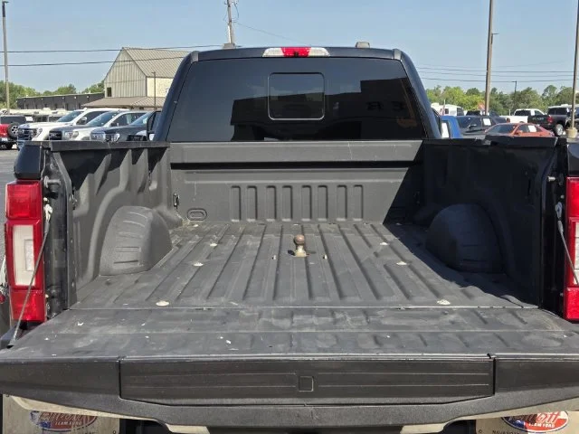 Used 2022  Ford Lariat image 10