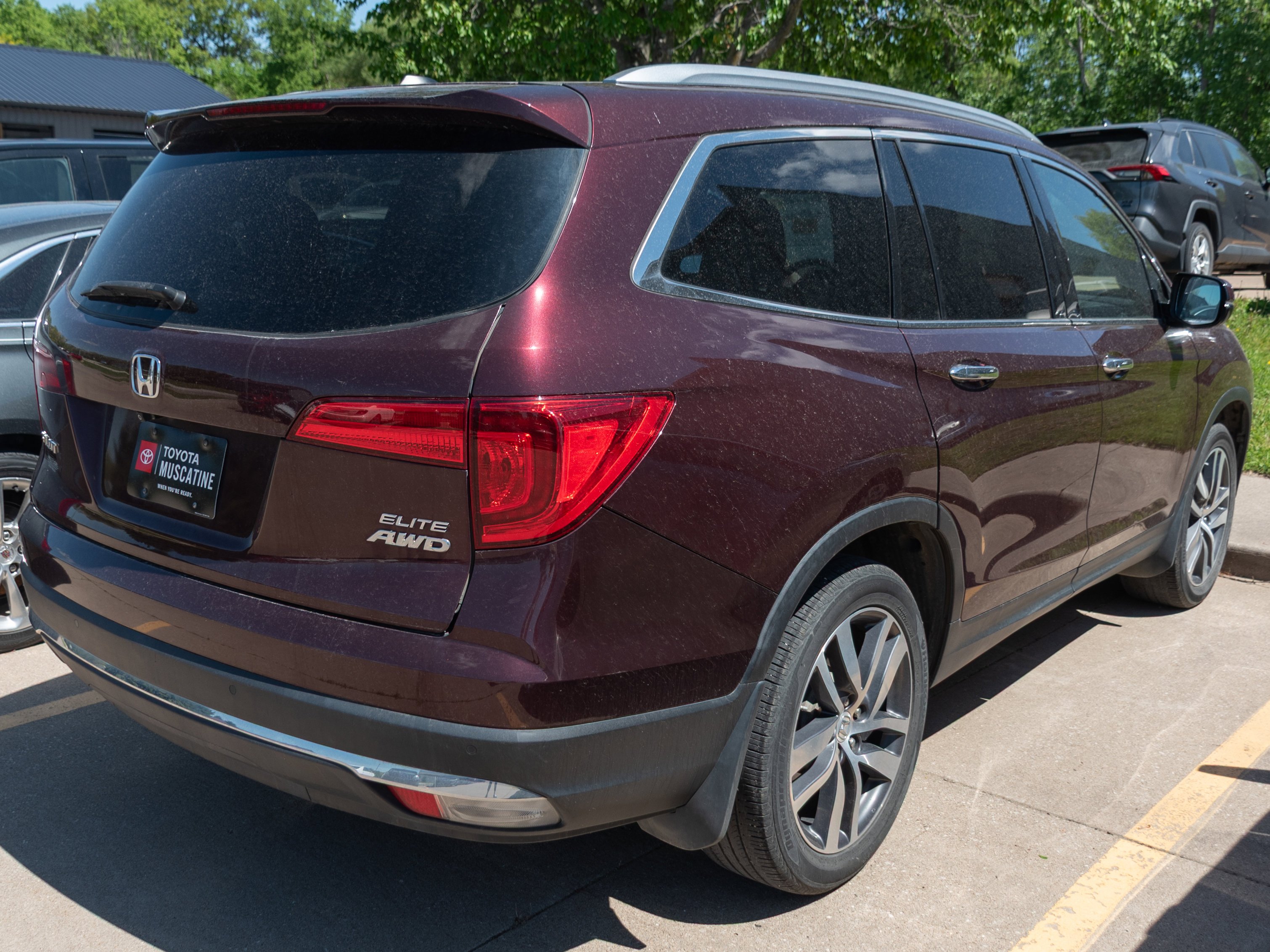 Used 2017 Maroon Honda Elite image 7