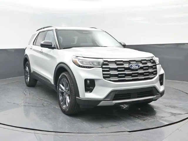 New 2027 Avalanche Gray Ford Active image 2