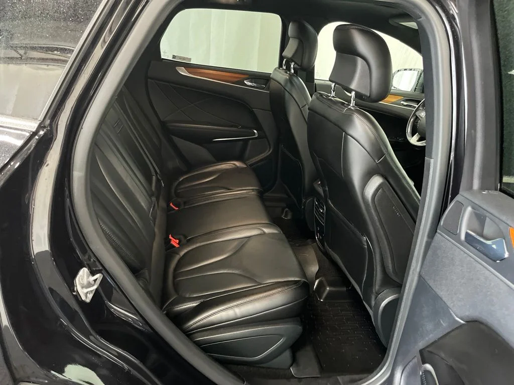 Used 2019 Black Lincoln Reserve image 24