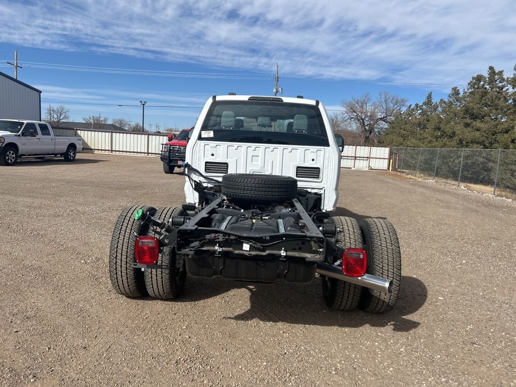 New 2026 Oxford White Ford XL image 5