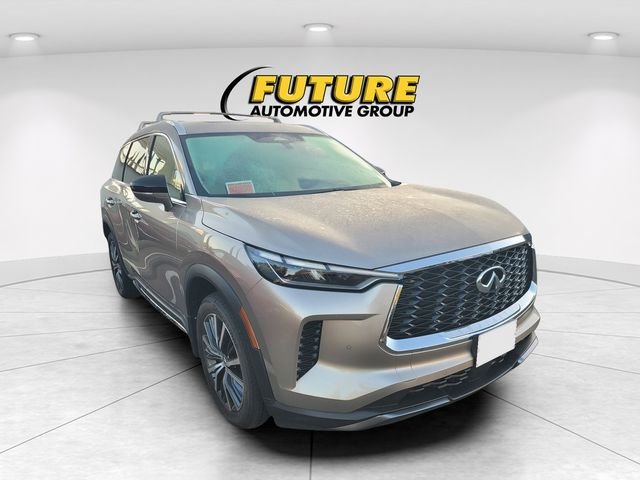 Used 2023 Silver INFINITI Sensory image 1
