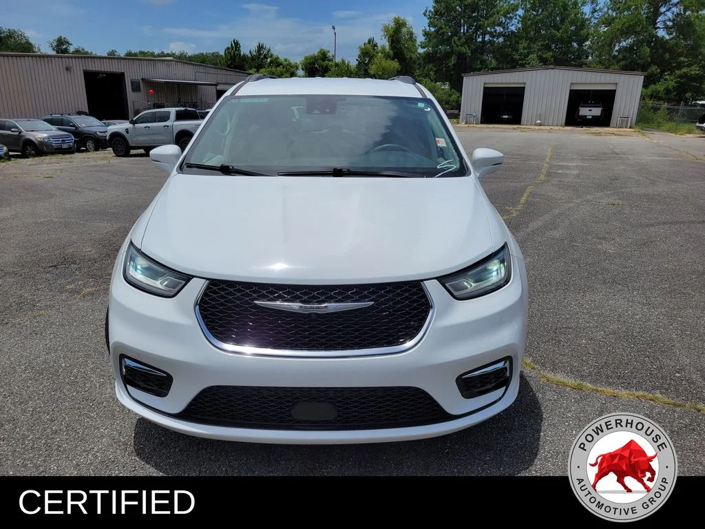 Used 2022 White Chrysler Touring L image 9