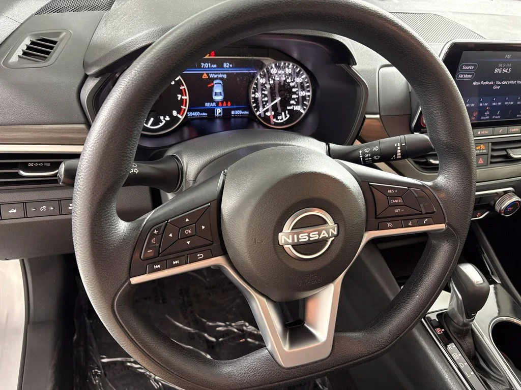 Used 2024 Silver Nissan 2.5 SV image 27