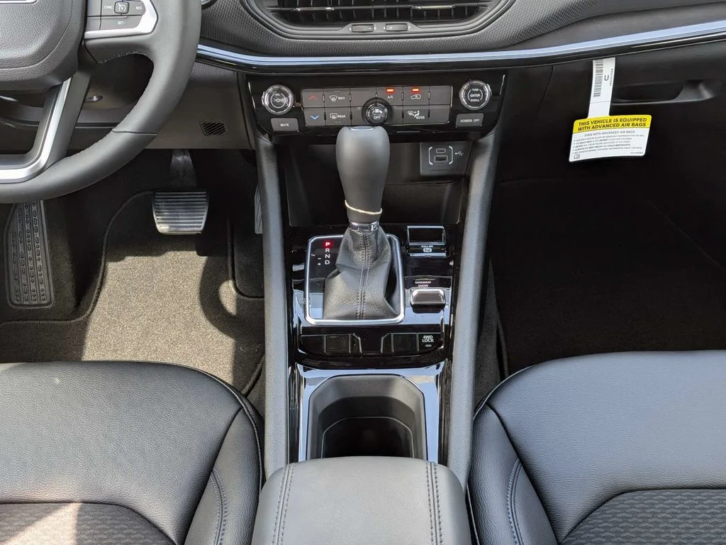 New 2026 Fathom Blue Pearl Coat Jeep Latitude image 18