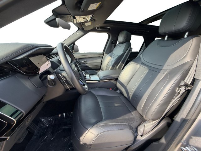 Used 2025 Eiger Grey Metallic Land Rover SE image 10