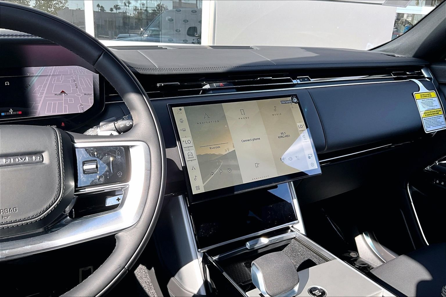 New 2026 Santorini Black Land Rover SE image 7