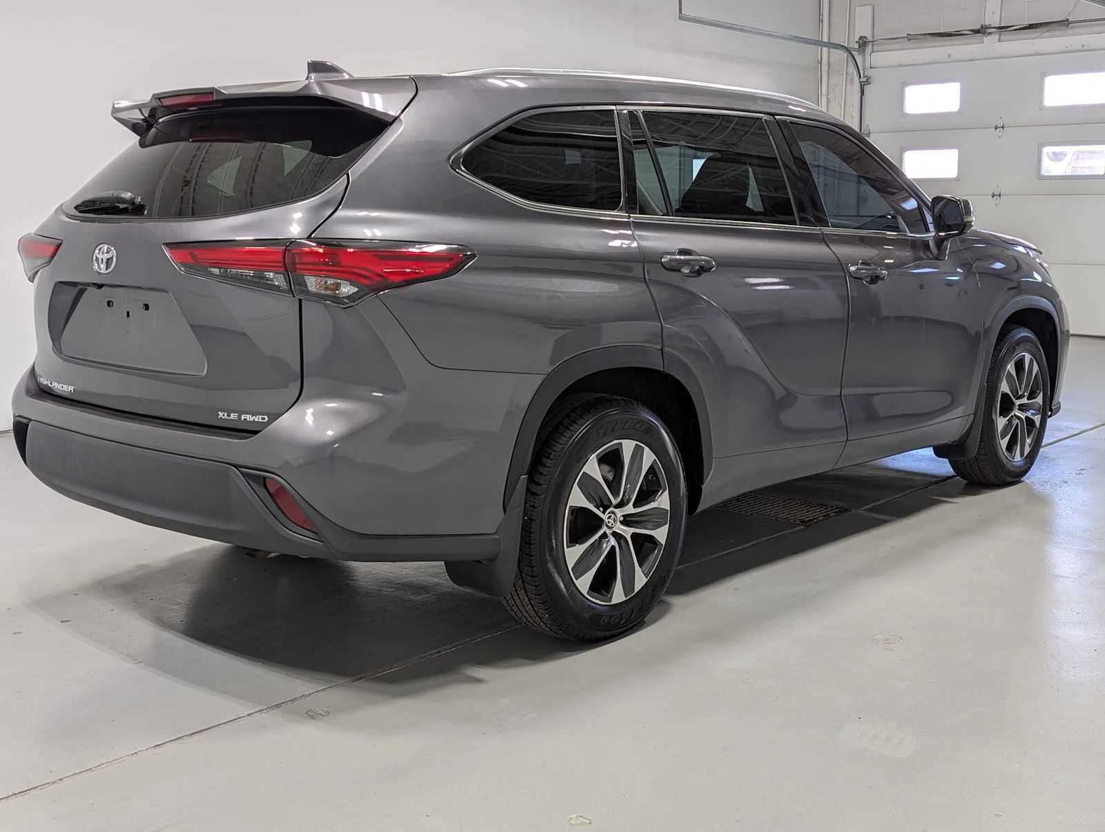 Used 2021 Magnetic Gray Metallic Toyota XLE image 8