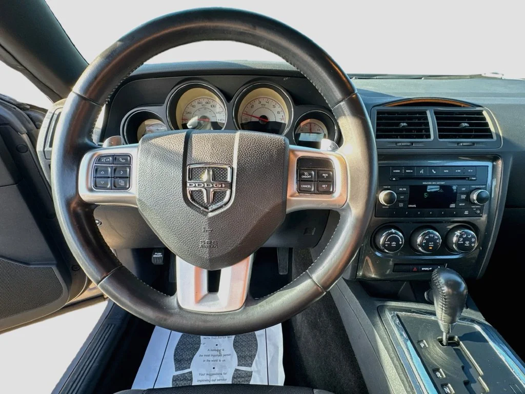 Used 2014 Silver Dodge SXT image 23